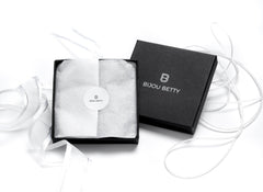 Optional Bijou Betty gift box and tissue paper.
