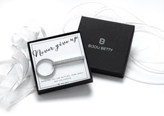 Never give up keyring in Bijou Betty gift box.