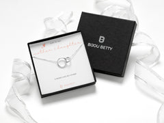 Sterling silver necklace or bracelet with adjustable sizes, symbolising the mother-daughter bond. Includes gift box, bag, tissue, and card: 'Mother & Daughter, A Bond Like No Other.' Perfect for Mother’s Day, birthdays, or special occasions.