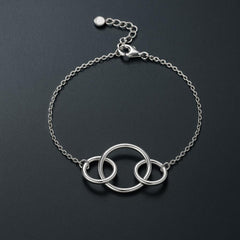 Close-up of 925 silver 3-ring bracelet, adjustable 7–7.5 inches, perfect for 30th birthday sister gifts.