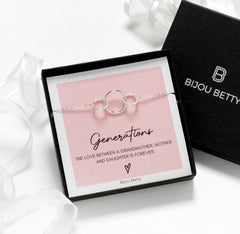 Close-up of 925 silver 3-ring bracelet, perfect for birthday or Christmas gifts for mums or daughters.