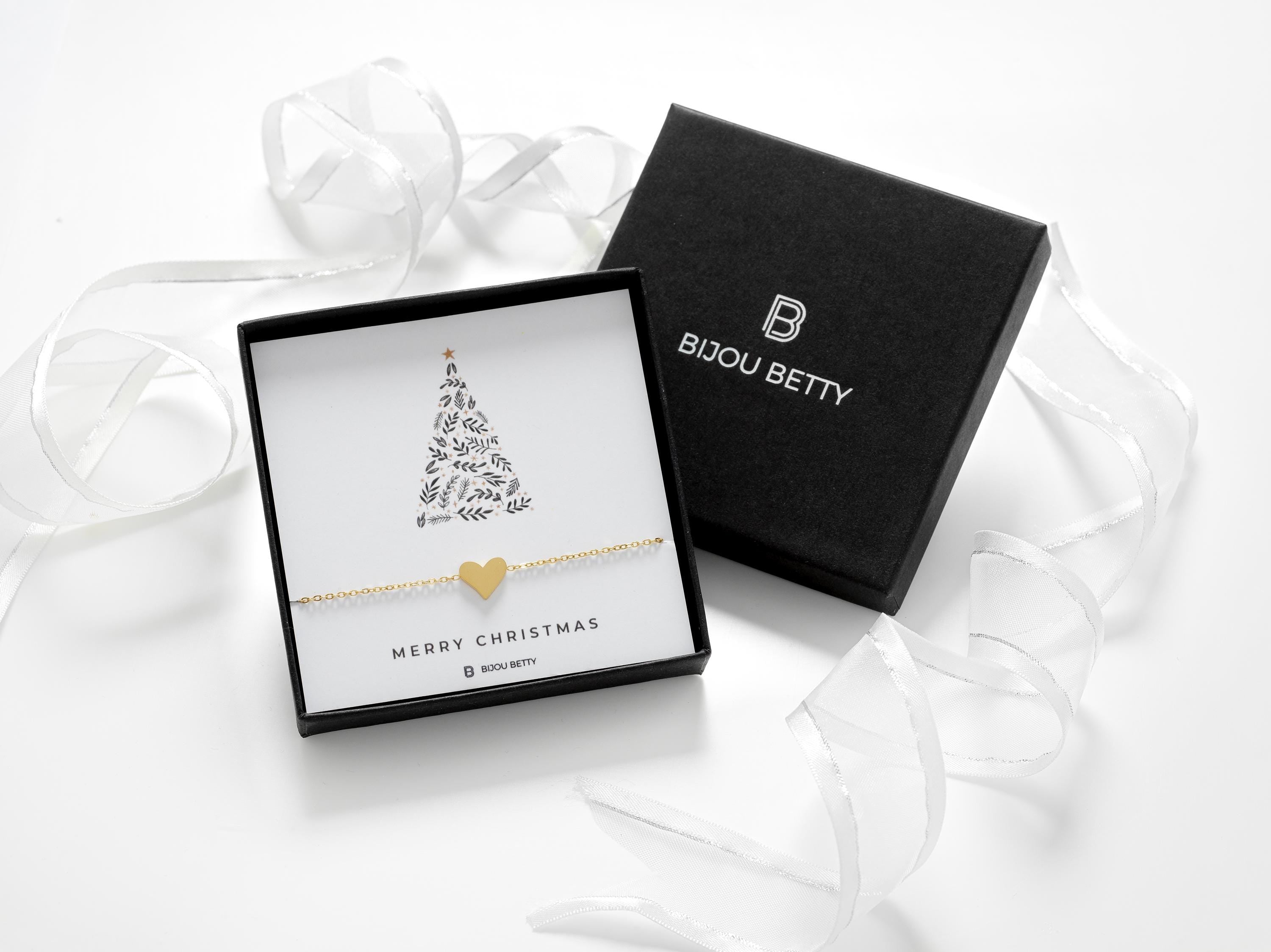 Gold-plated stainless steel heart bracelet, perfect Christmas gift for sisters or friends.