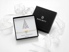 Gold-plated stainless steel heart bracelet, perfect Christmas gift for sisters or friends.