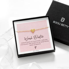 Close-up of 18k gold-plated heart bracelet, perfect for birthday or thank-you gifts for colleagues.