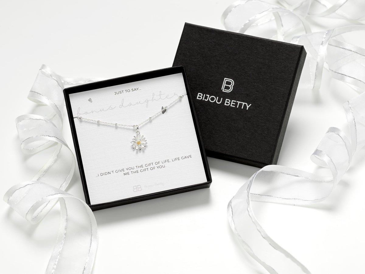 Sterling silver stepdaughter daisy necklace gift, 12mm gold-plated pendant, 16-18 inch chain, in Bijou Betty gift box with bag.
