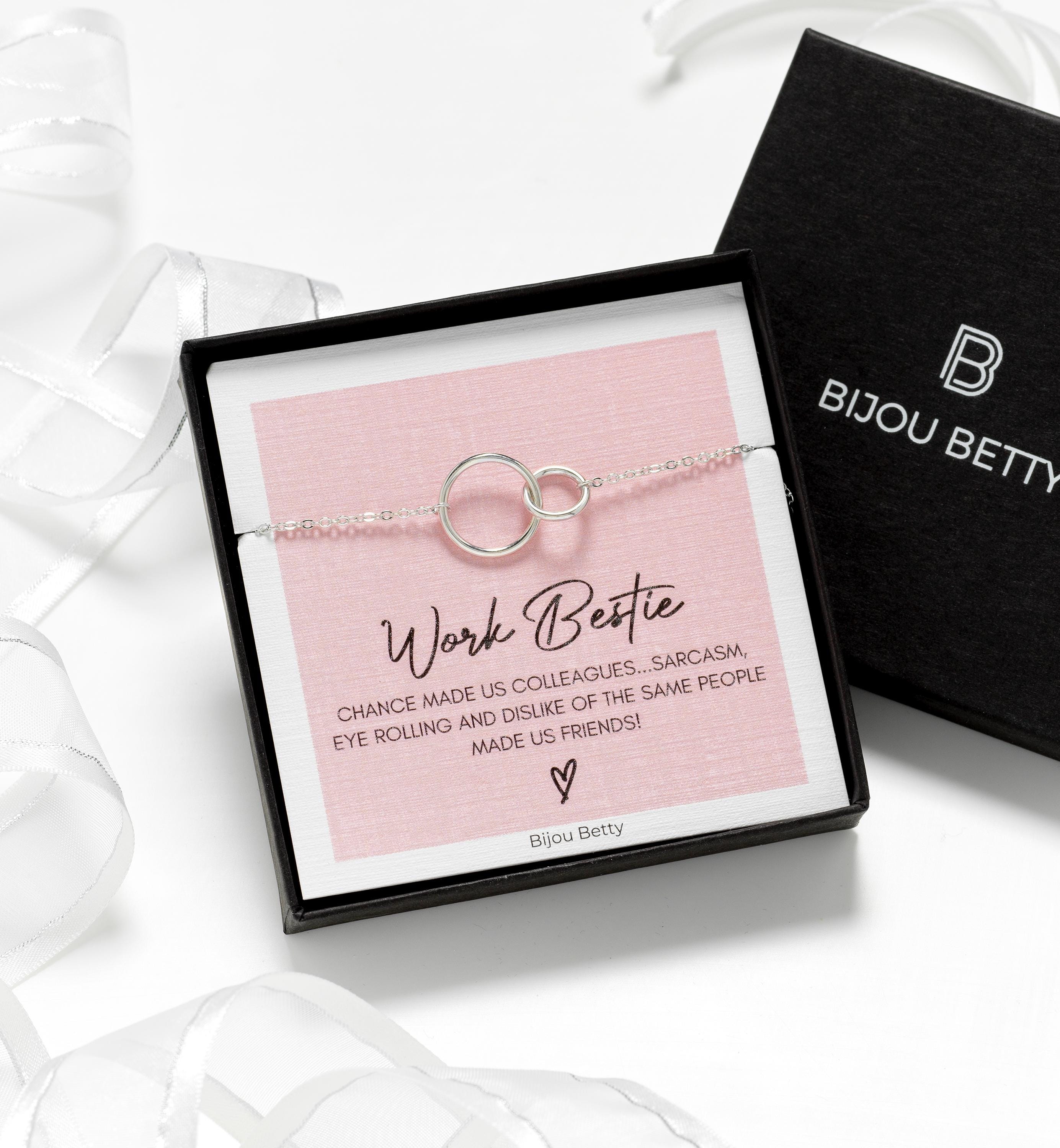 Close-up of 925 silver two-circle bracelet, perfect for work bestie promotion or farewell gifts.